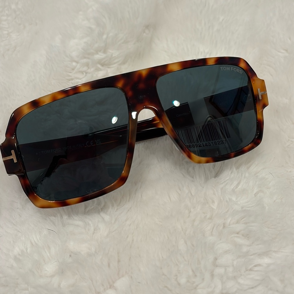 Men’s Tom Ford sunglasses, new ( gifted to my son)